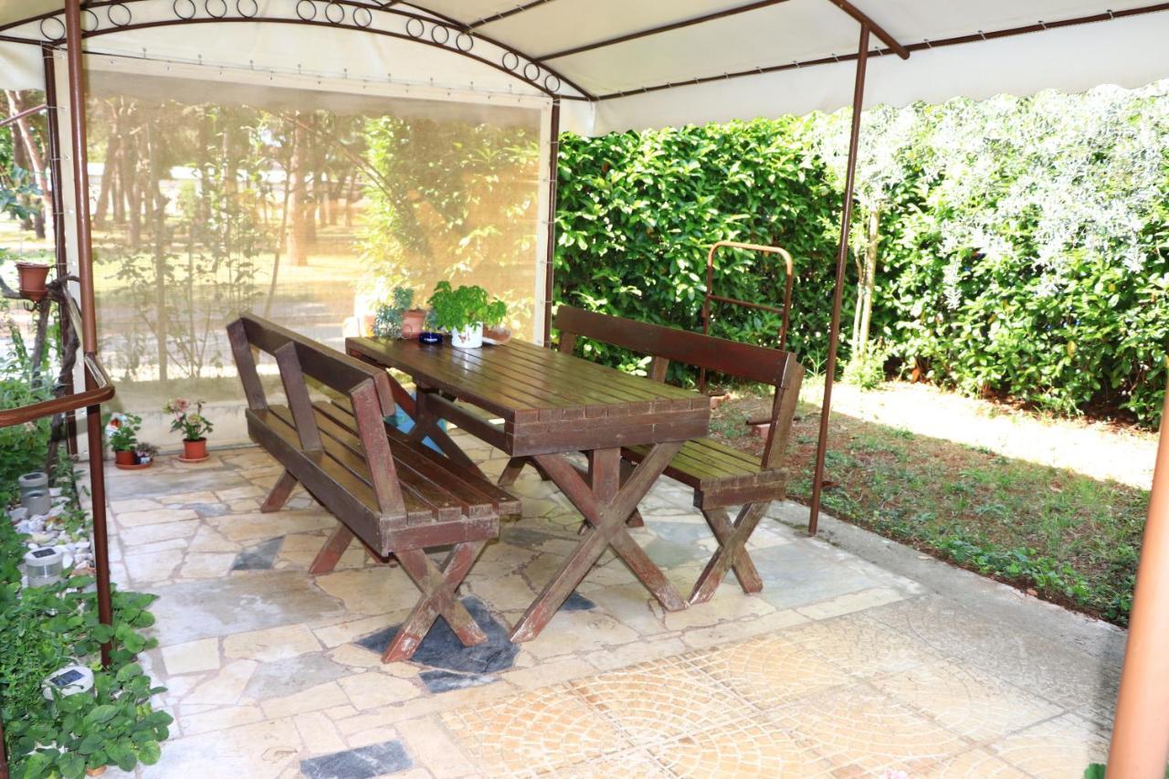 Family Rooms Moela Umago Exterior foto