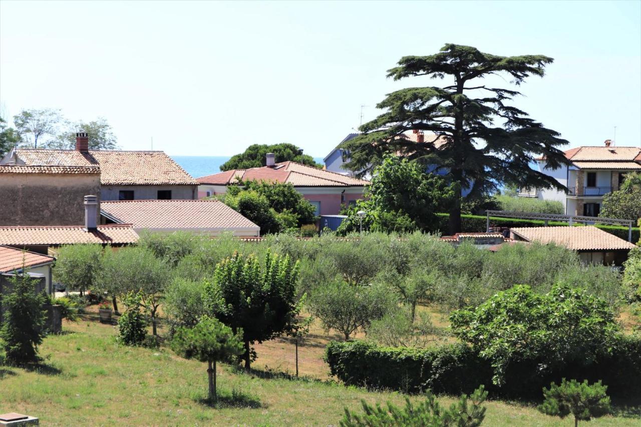 Family Rooms Moela Umago Exterior foto